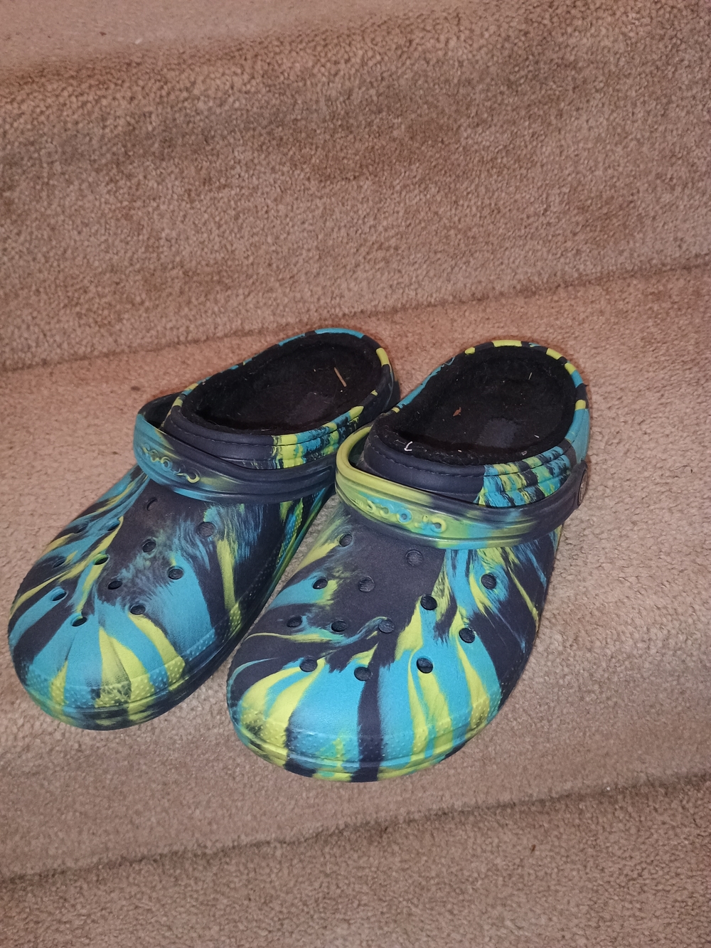 CROCS Kids Tie-Dye Style Clogs in Blue & Yellow